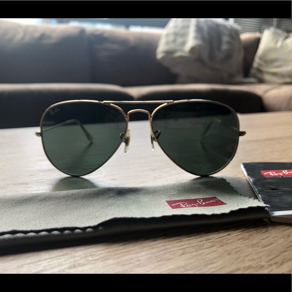 Ray Ban Classic Aviators - Picture 2 of 6